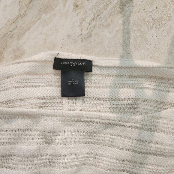 Ann Taylor White sheer stripe top with belt size L - Picture 2 of 3